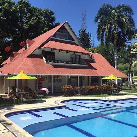 Finca Hotel Pinares ラ・ピンタダ エクステリア 写真
