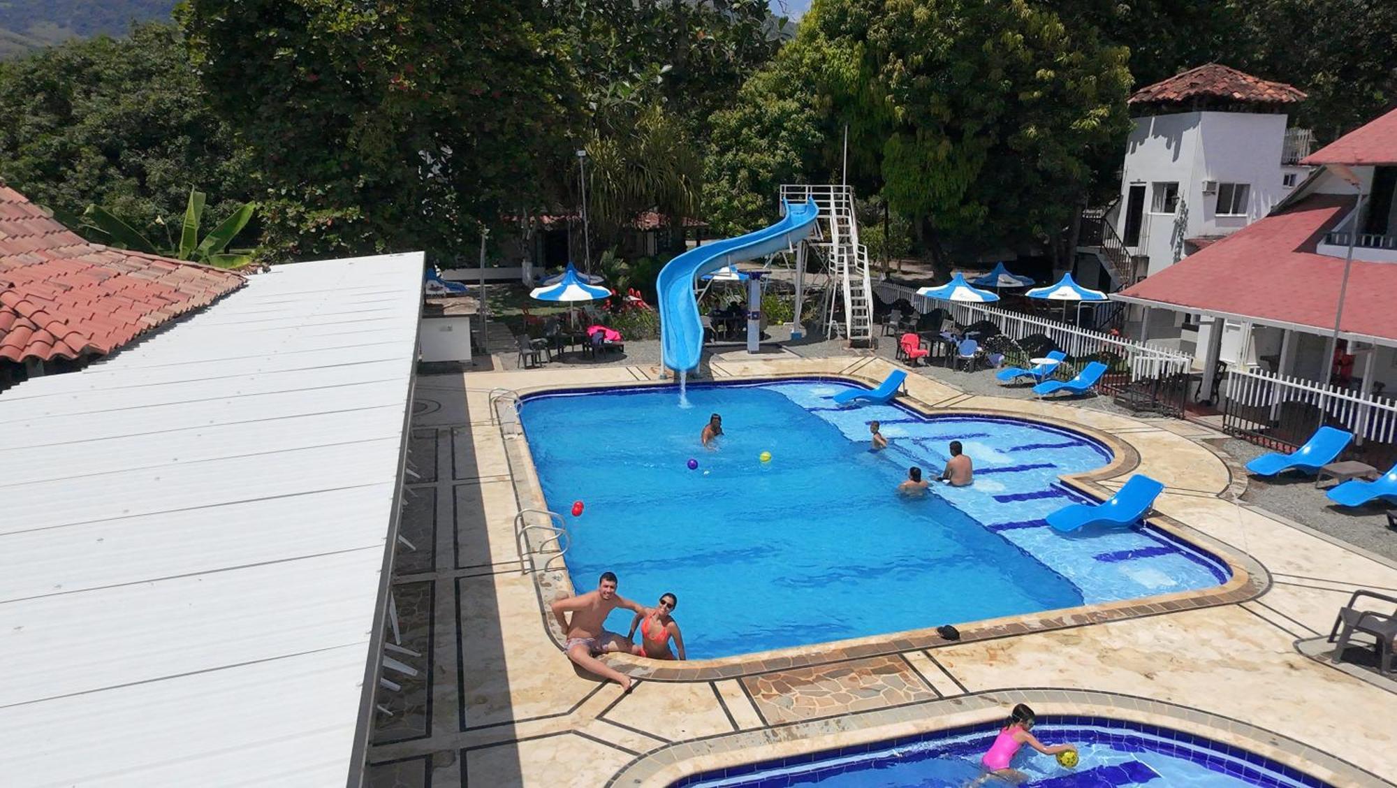 Finca Hotel Pinares ラ・ピンタダ エクステリア 写真