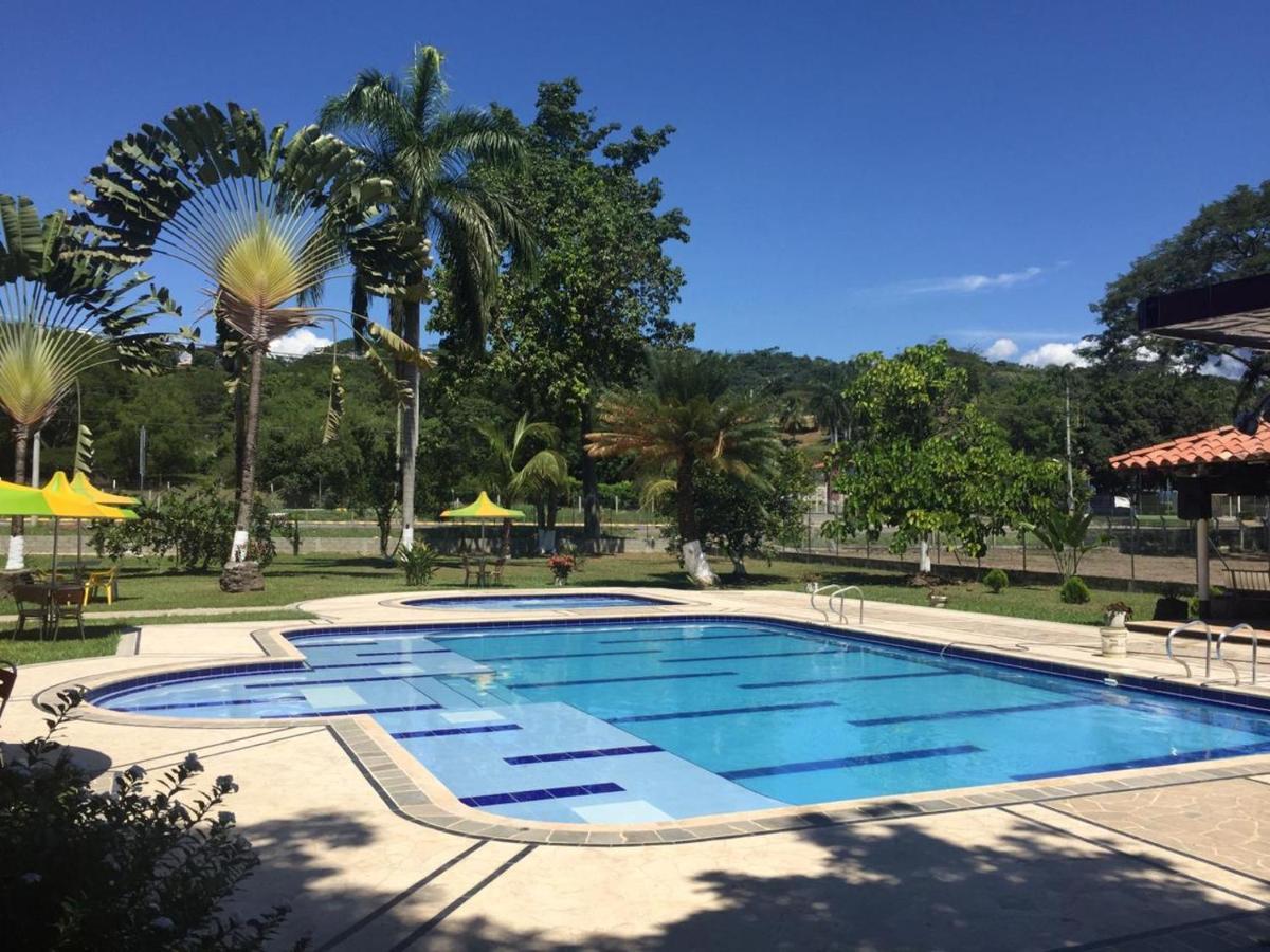 Finca Hotel Pinares ラ・ピンタダ エクステリア 写真