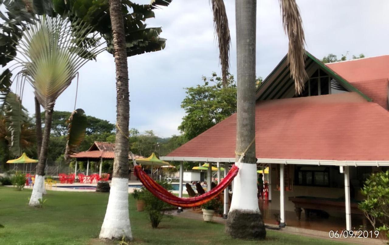 Finca Hotel Pinares ラ・ピンタダ エクステリア 写真